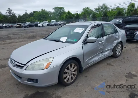 2006 Honda Accord 3.0 Ex z USA, uszkodzony, nr VIN 1HGCM66836A035878